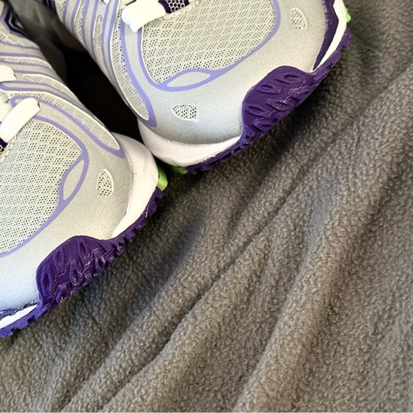 NWOB - New Balance Sneakers - Picture 12 of 15